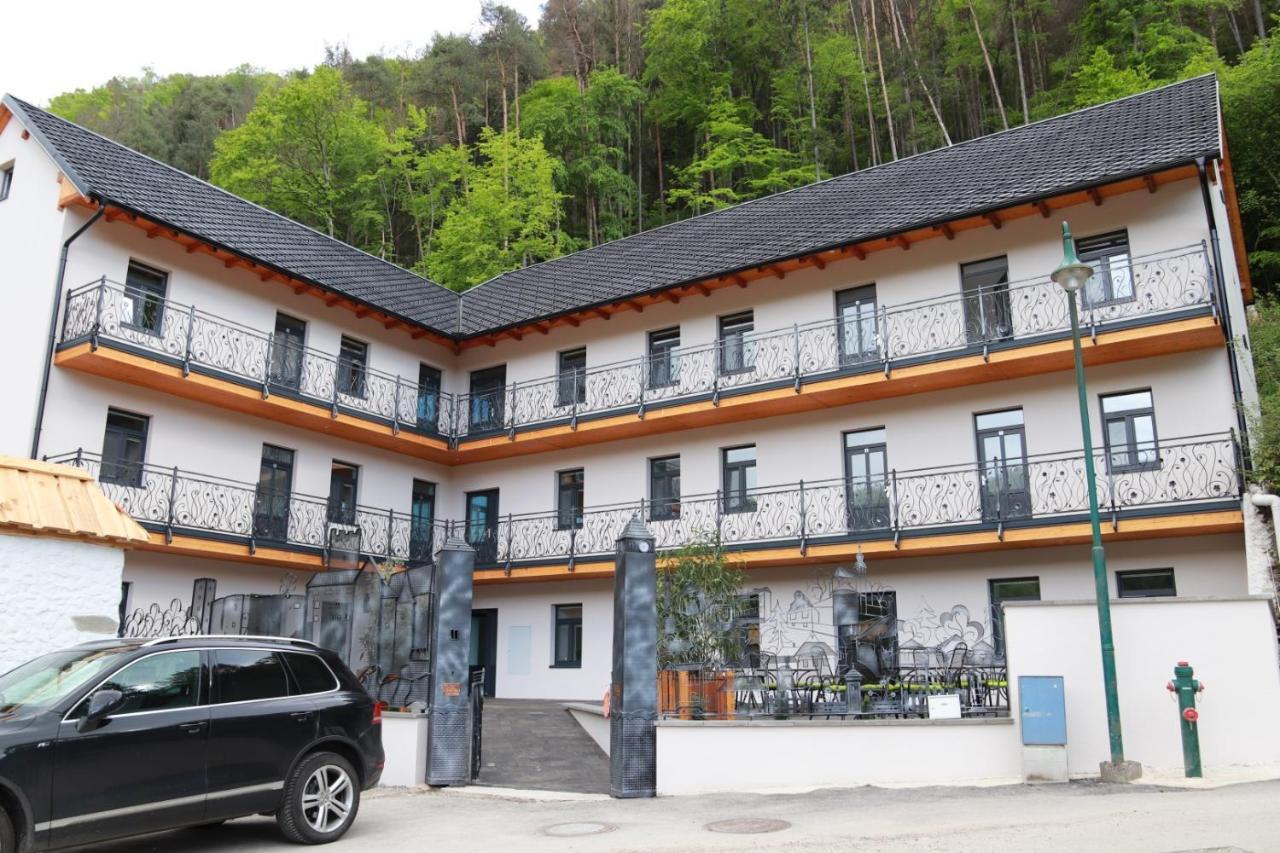 Jm Hotel